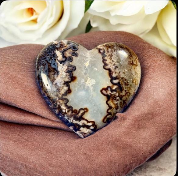 Black agate heart with lace pattern |Very rare